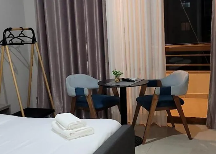 Bazar 5 Mini Апартаменты Тирана